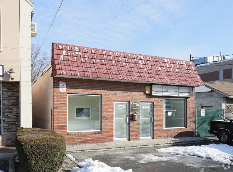 More Photos Of 63 Montauk Hwy, Copiague Freestanding For Lease