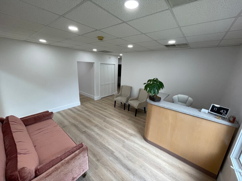 More Photos Of 200 Haddonfield Berlin, Gibbsboro Office For Sale