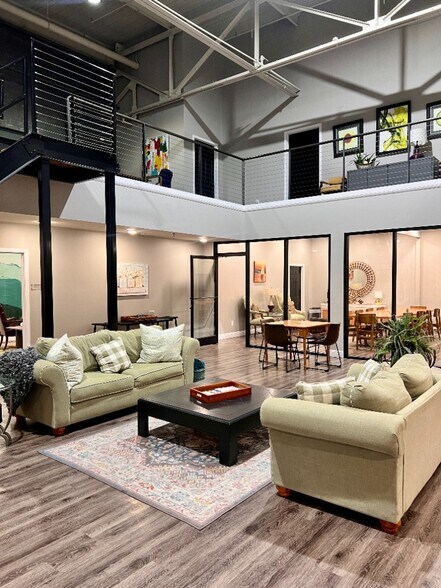 More Photos Of 416 S Glenwood Ave, Dalton Light Manufacturing For Sale