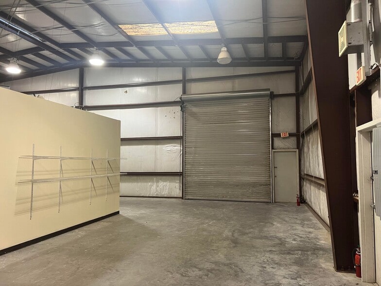 More Photos Of 250 Ram Blvd, Midway Warehouse For Lease