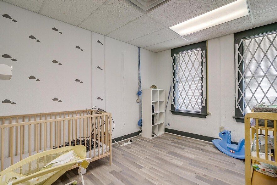 More Photos Of 1434 N Main St, Fort Worth Storefront Retail Office For Lease