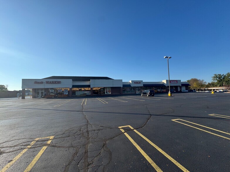 More Photos Of 33503-33533 5 Mile Rd, Livonia Storefront For Sale