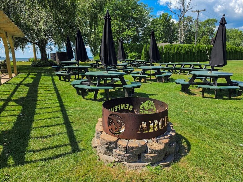 More Photos Of 6266 Lakeshore Rd, Verona Beach Restaurant For Sale