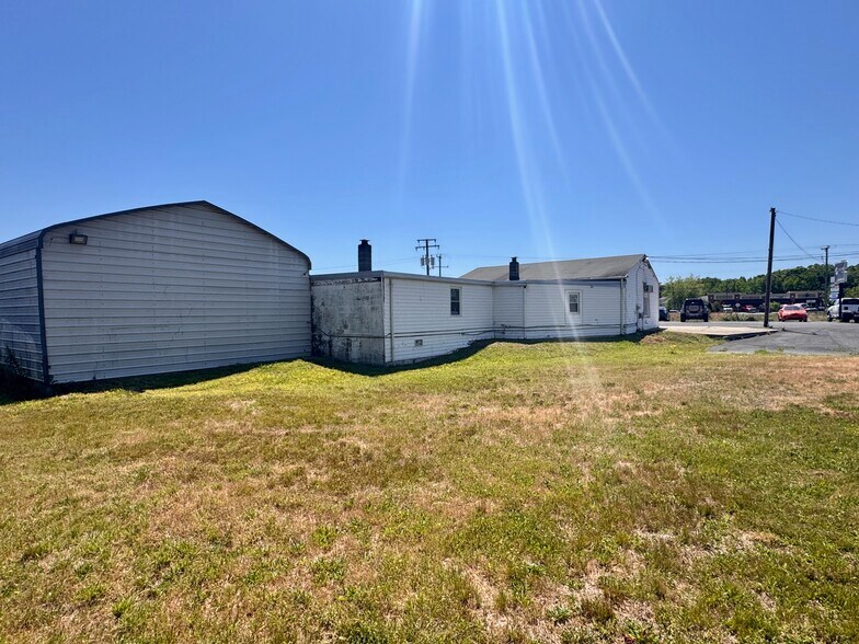 More Photos Of 4611 Ewell Rd, Fredericksburg Auto Dealership For Sale