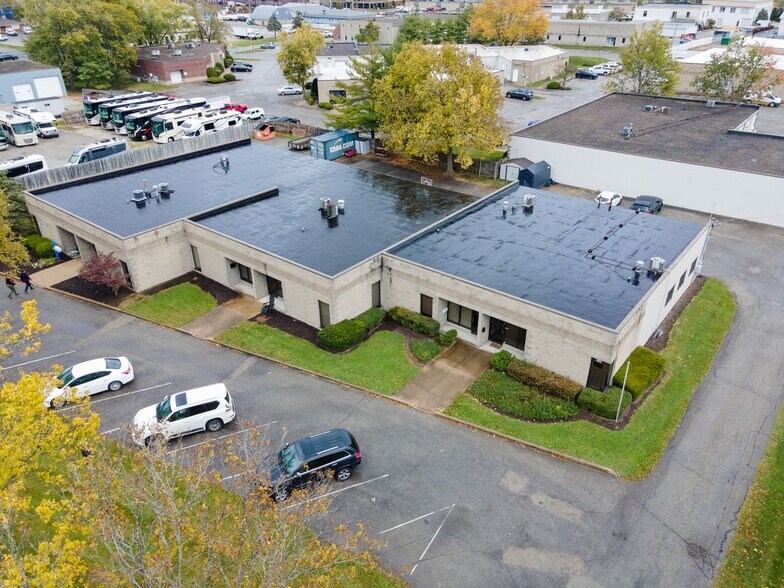 More Photos Of 439 Gradle Dr, Carmel Flex For Lease