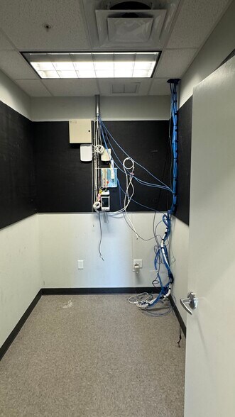 More Photos Of 740 S Powerline Rd, Deerfield Beach Warehouse For Lease