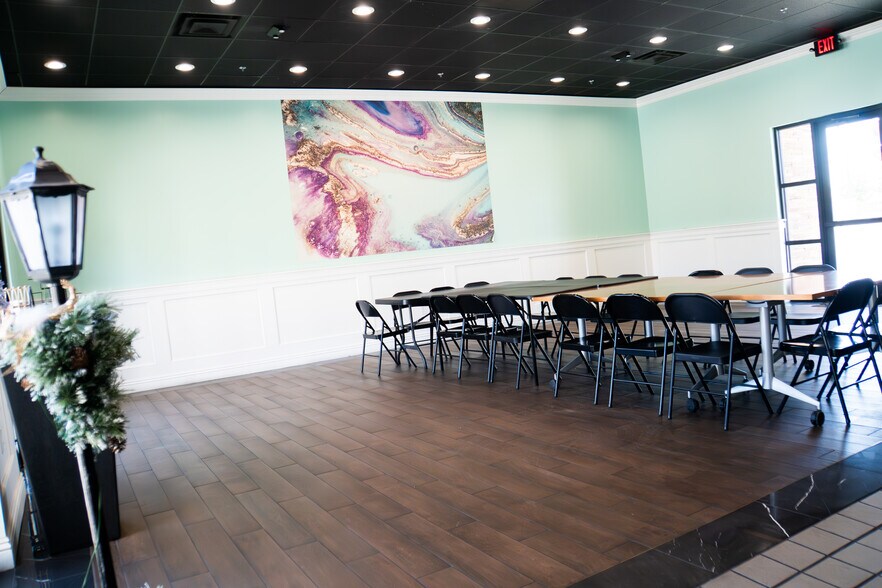 More Photos Of 808 W Lake Mead Blvd, Las Vegas Bar For Sale