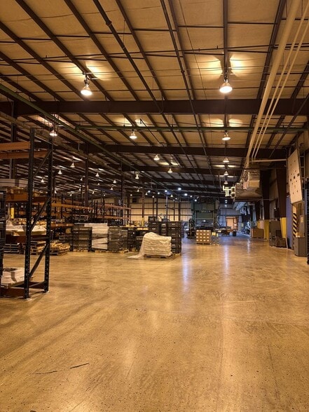 More Photos Of 3001 Tamarack Rd, Owensboro Distribution For Sale