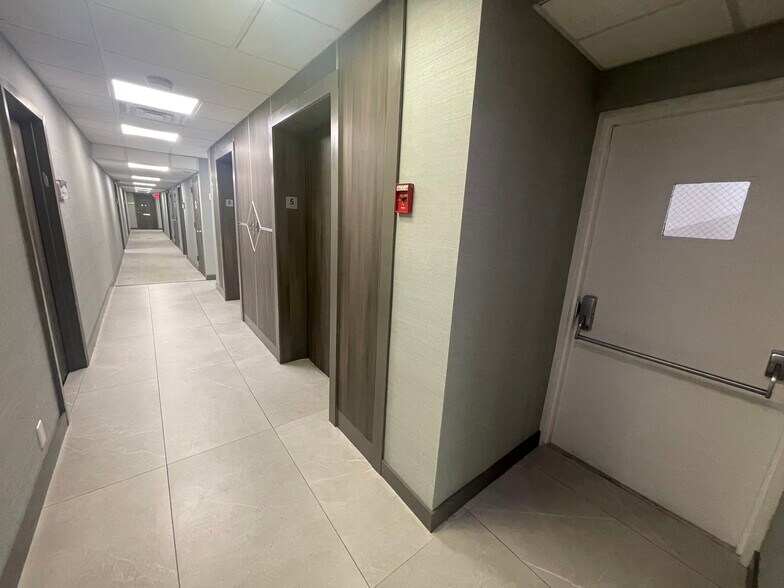 More Photos Of 2131 Hollywood Blvd, Hollywood Office Residential For Lease