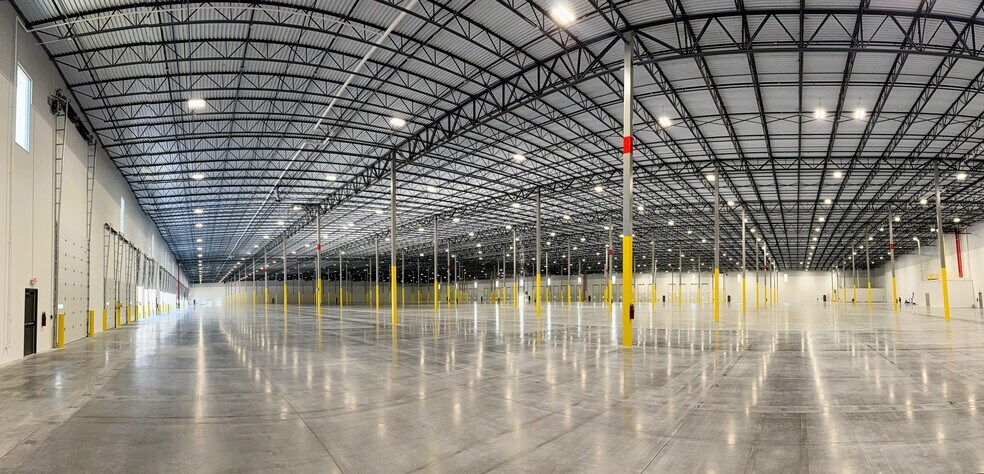 More Photos Of 5601 Chudoba Pky, Prince George Distribution For Lease