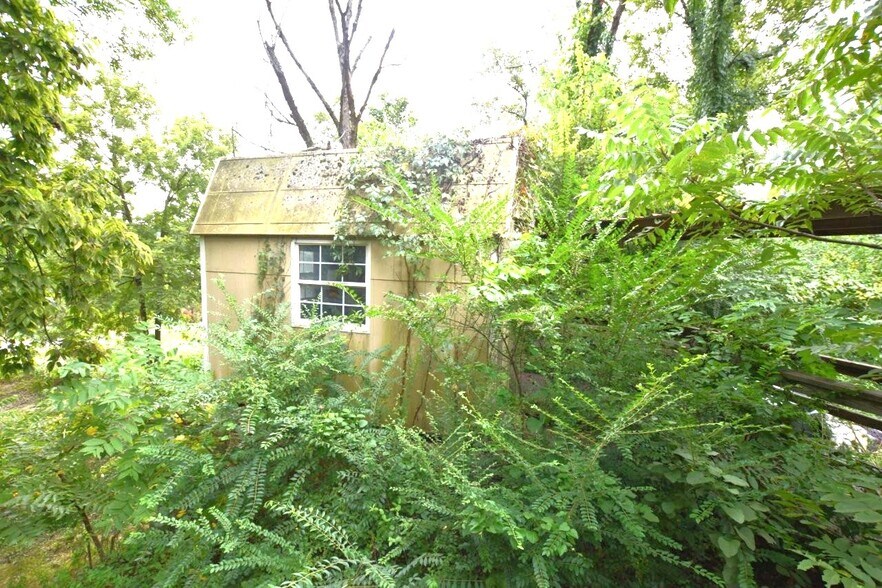 More Photos Of 114 Main St, Watts Apartments For Sale