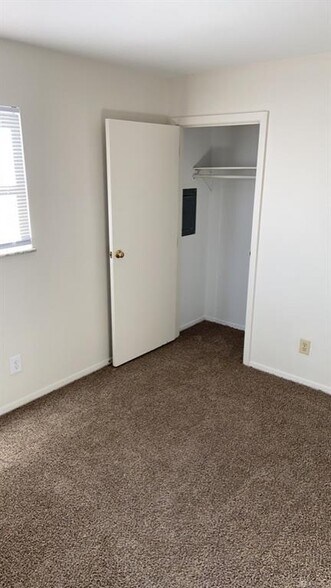 More Photos Of 3214 Illinois Ave, Middletown Apartments For Sale