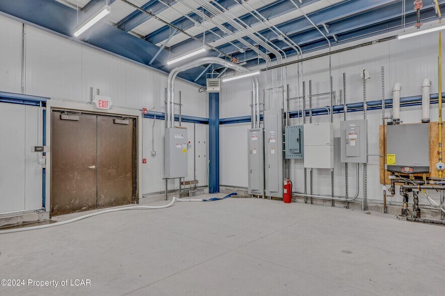 More Photos Of 5175 Old Airport Rd, Hazle Township Airplane Hangar For Lease