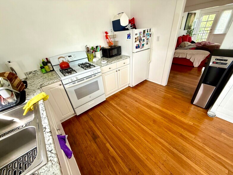 More Photos Of 2438-2446 India St, San Diego Apartments For Sale