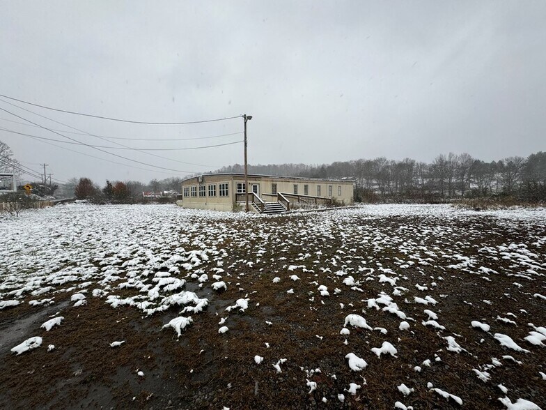 More Photos Of 264 Coal River Rd, Glen Daniel Medical For Sale