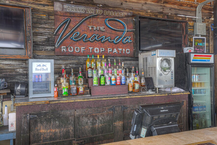 More Photos Of 139 E Hopkins St, San Marcos Bar For Sale