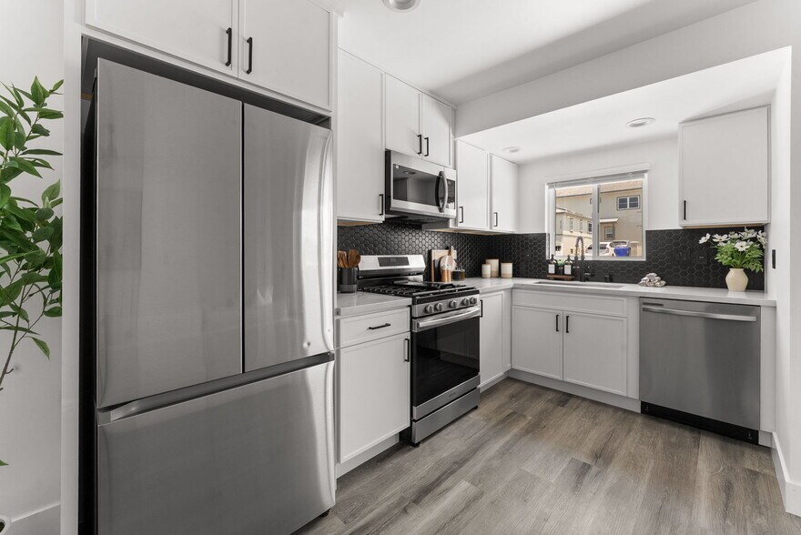 More Photos Of 2722 Nye St, San Diego Apartments For Sale