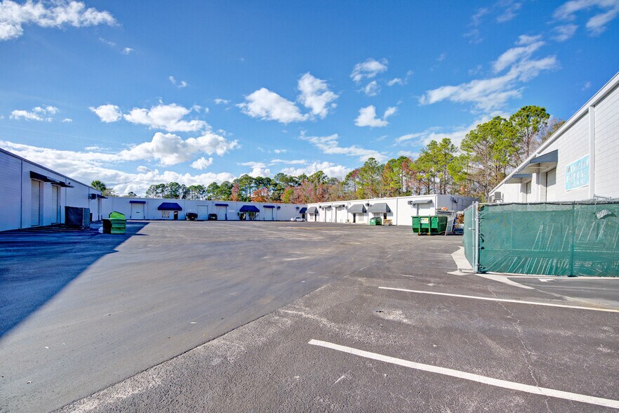 More Photos Of 5151 Sunbeam Rd, Jacksonville Warehouse For Lease