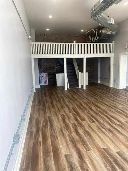 More Photos Of 201 N Wayne St, Piqua Storefront Retail Residential For Lease