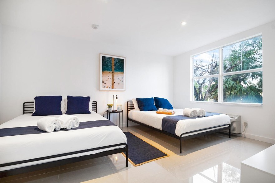 More Photos Of 924 Marseille Dr, Miami Beach Apartments For Sale