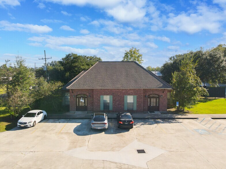 More Photos Of 1201 S Purpera Ave, Gonzales Office For Lease