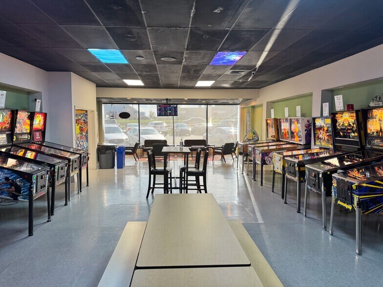 More Photos Of 2140 Lawndale Dr, Greensboro Storefront For Lease