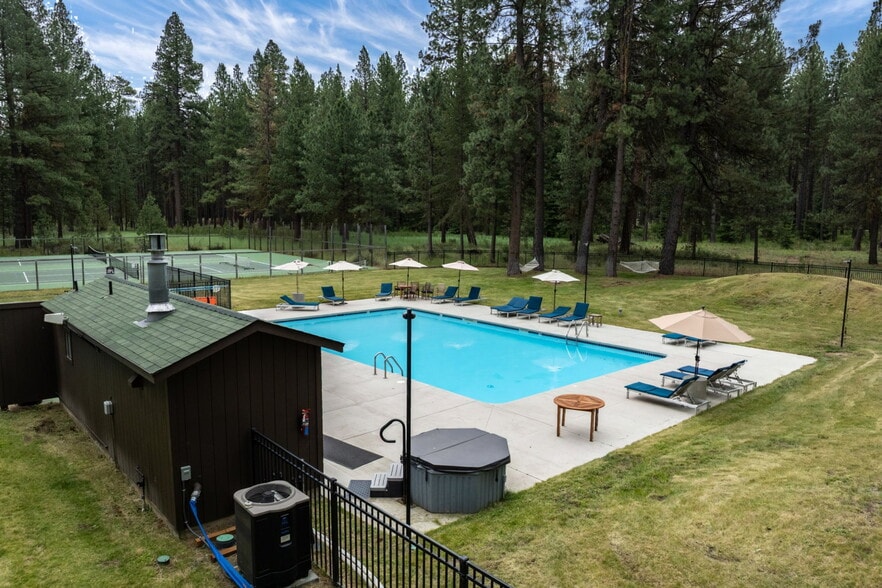 More Photos Of 13375 SW Forest Service Rd, Camp Sherman Hotel For Sale