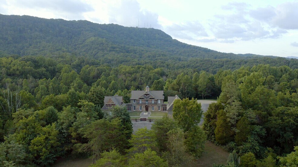 More Photos Of 1128 Saratoga Rd, Kingsport Lodge Meeting Hall For Sale