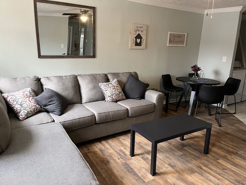 More Photos Of 1-5 Badger Ct, Greenville Apartments For Sale