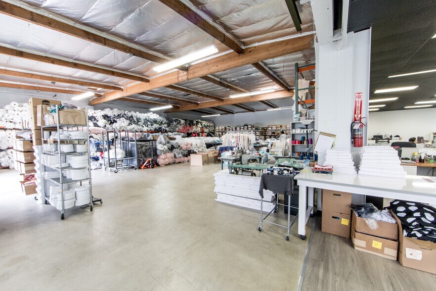 More Photos Of 401-405 W Foothill Blvd, Monrovia Freestanding For Lease