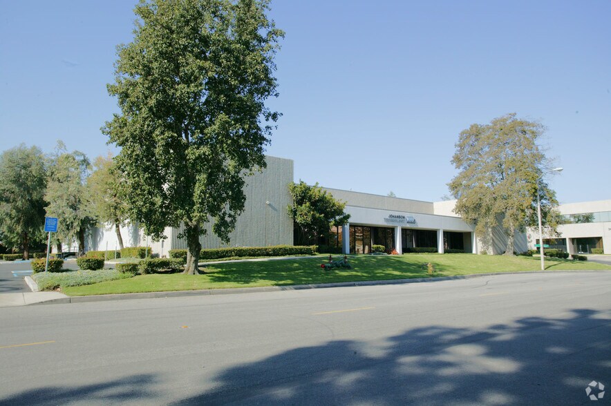 More Photos Of 931 Via Alondra, Camarillo Manufacturing For Lease