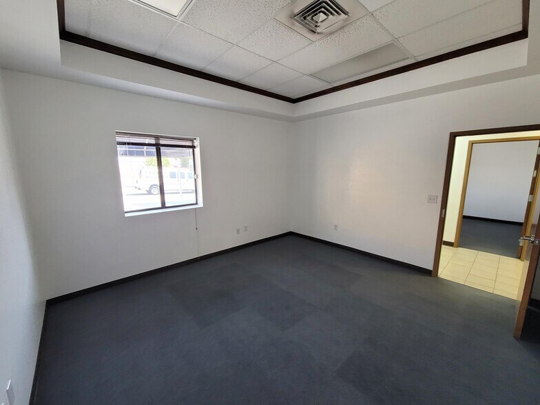 More Photos Of 801 Pendale Rd, El Paso Distribution For Sale