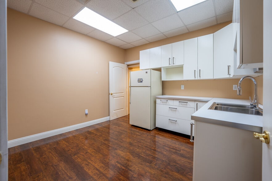 More Photos Of 2840 Ligonier St, Latrobe Office For Sale