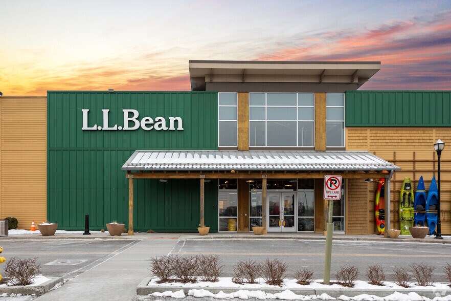 More Photos Of 7 Backus Ave, Danbury Unknown For Lease