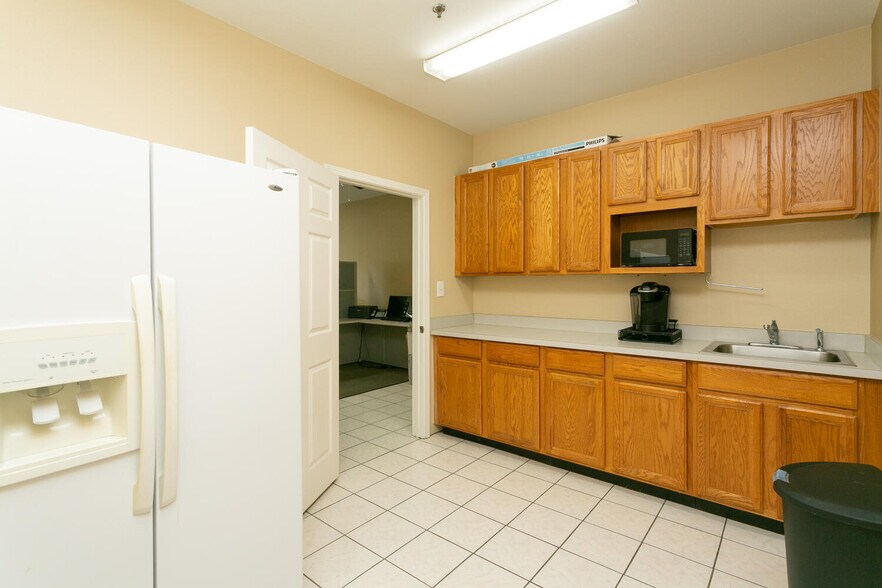 More Photos Of 11811 Upham St, Broomfield Warehouse For Lease