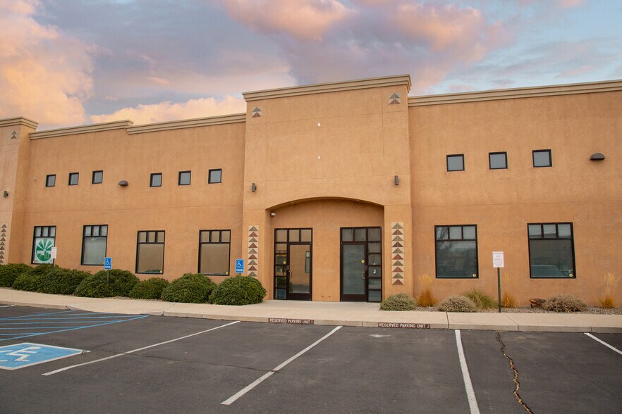 More Photos Of 2420 Midtown Pl NE, Albuquerque Warehouse For Lease