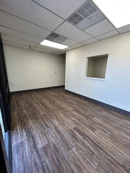 More Photos Of 5720 Roseville Rd, Sacramento Unknown For Lease