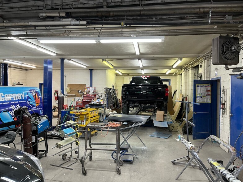 140 W Main St, Silverdale, PA 18962 Auto Repair For Sale