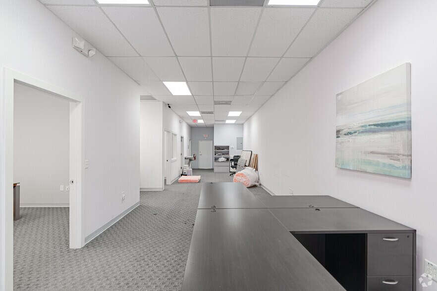 More Photos Of 1201-1221 S Powerline Rd, Pompano Beach Freestanding For Lease