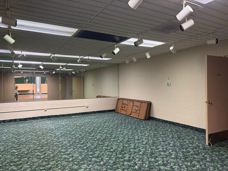 Primary Photo Of 2326 N Monroe St, Monroe Specialty For Lease