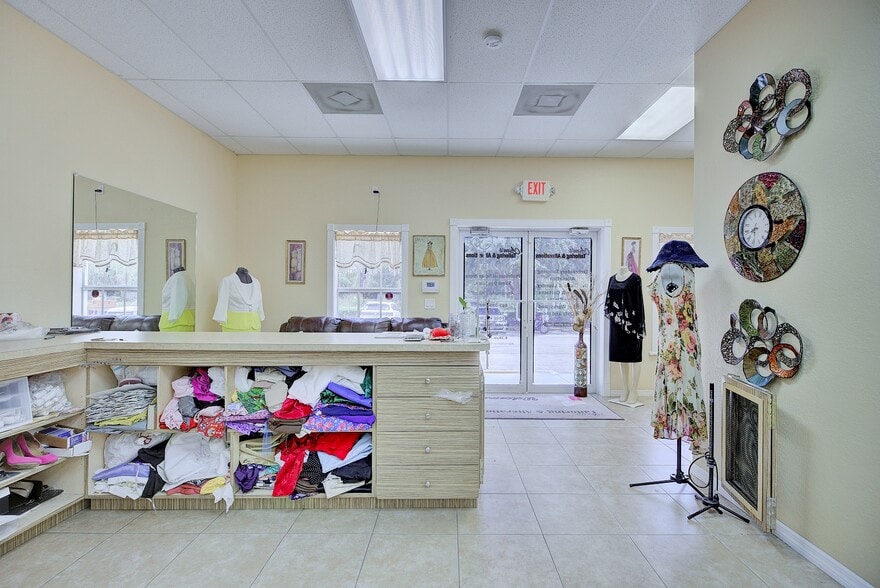 More Photos Of 5142 Schumacher Rd, Sebring General Retail For Sale