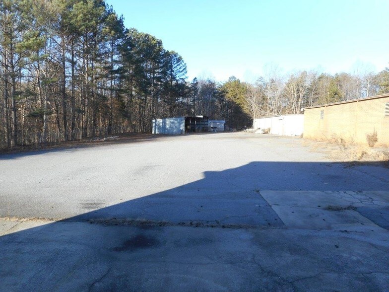 More Photos Of 2860 Nathan St, Newton Manufacturing For Sale