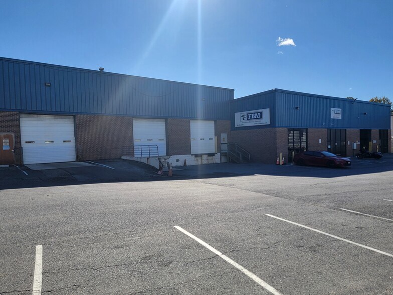 More Photos Of 7421-7431 Lindbergh Dr, Gaithersburg Unknown For Lease