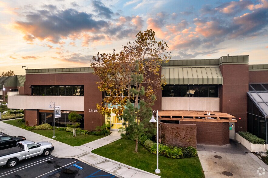 More Photos Of 23430 Hawthorne Blvd, Torrance Unknown For Lease