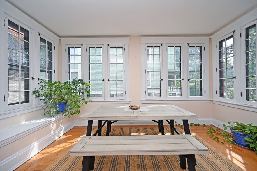 More Photos Of 2150 Alpine Pl, Cincinnati Office Residential For Lease