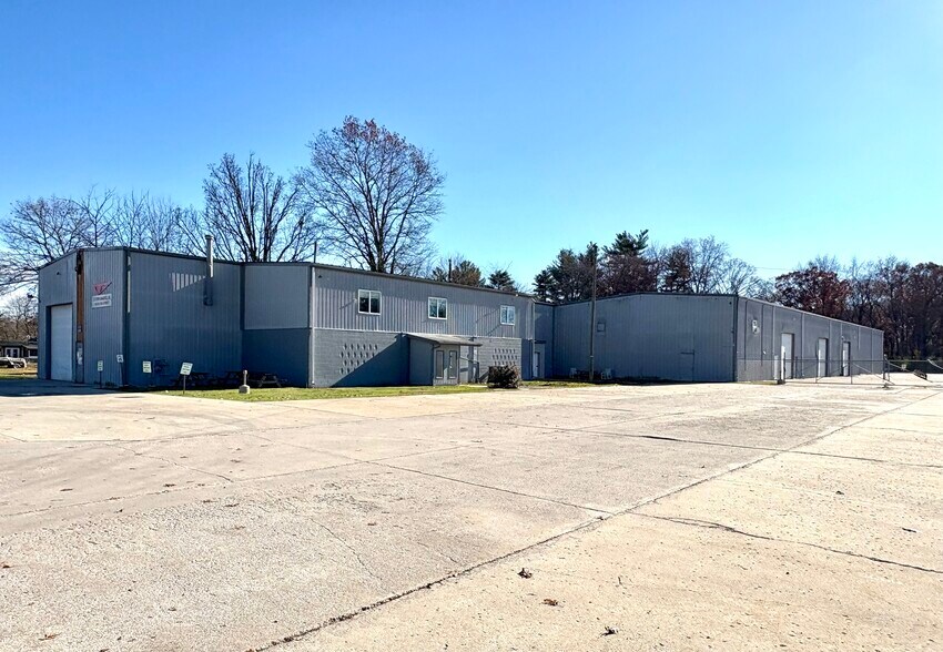 Primary Photo Of 1005 3rd St, Osceola Manufacturing For Sale