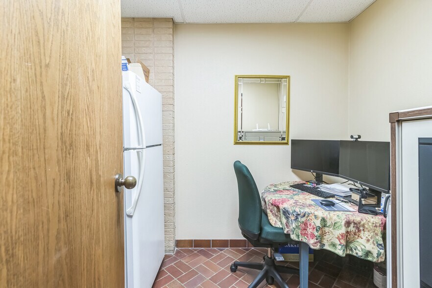 More Photos Of 16333 S Great Oaks Dr, Round Rock Medical For Lease