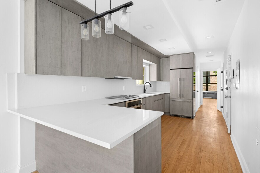 More Photos Of 33 W Ninth St, New York Apartments For Sale