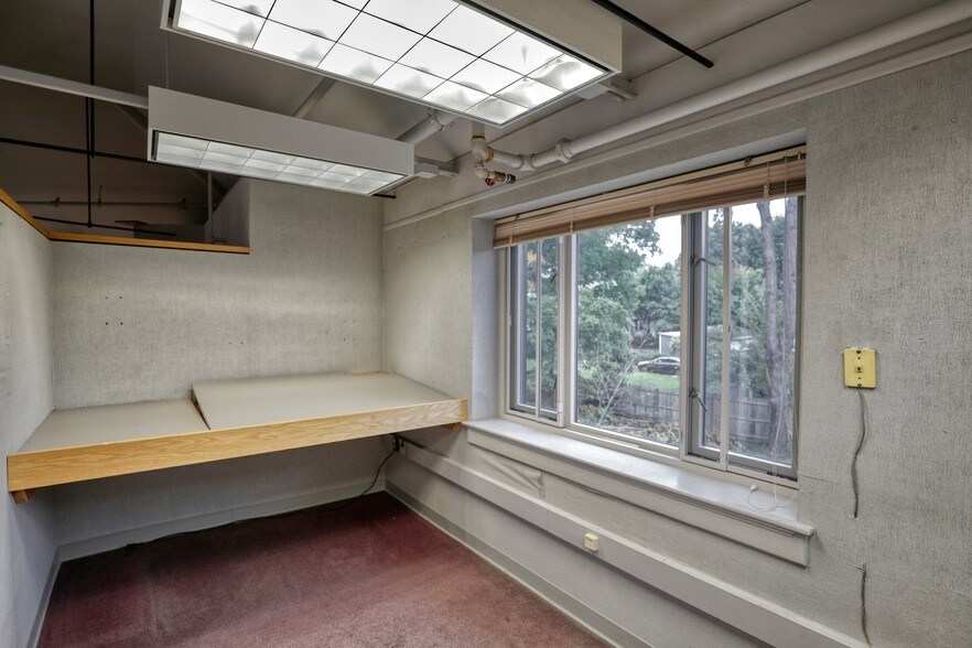 More Photos Of 480 Hampden St, Holyoke Office For Sale