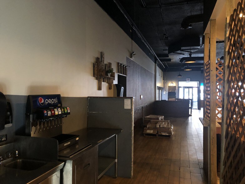 More Photos Of 1441-1445 W Fullerton Ave, Chicago Restaurant For Lease